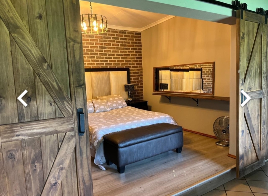 6 Bedroom Property for Sale in Lindequesdrif North West
